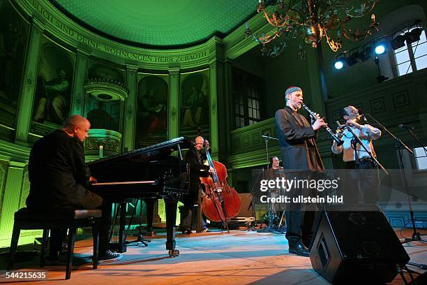 World Quintet, Musikband Klezmer und Jazz, Schweiz - spielen auf einer Veranstaltung der Stiftung Schloss Neuhardenberg in der Schinkelkirche