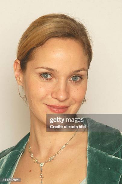 Schauspielerin Jeanette Hain Photos And Premium High Res Pictures schauspielerin-jeanette-hain-photos-and-premium-high-res-pictures