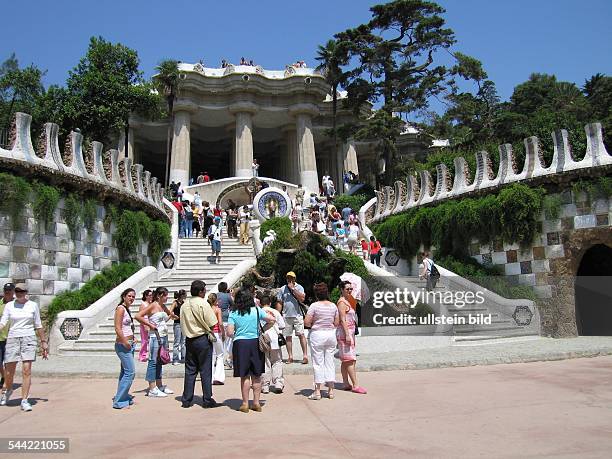 Spanien, Katalonien, Barcelona: "Markthalle" im Parc Güell von Antoni Gaudi