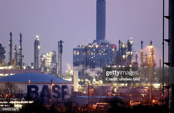 Basf Factory Basf Plant Photos and Premium High Res Pictures - Getty Images