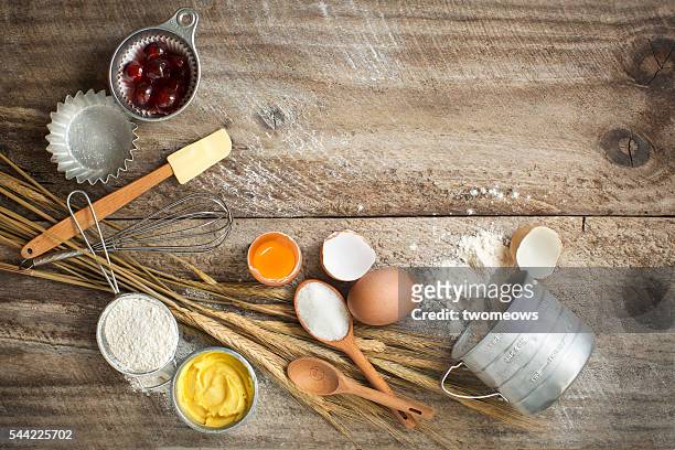 flat lay bakery recipe card, utensils and ingredient on rustic wooden background. - cooking utensil 個照片及圖片檔