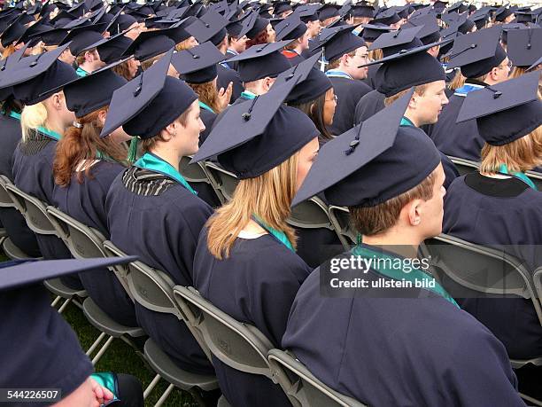 Absolventin 407 Connotations Stock Photos, High-Res Pictures, and Images - Getty Images