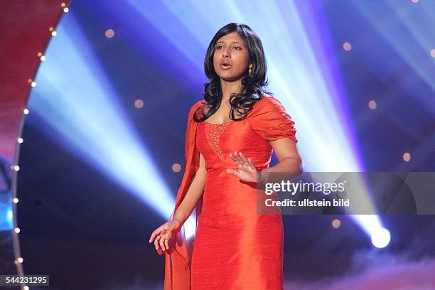 Belsy; Sängerin, Volksmusik, Schlager; Indien / Italien - Auftritt in der ARD Fernsehsendung "Krone der Volksmusik" in der Stadthalle Chemnitz