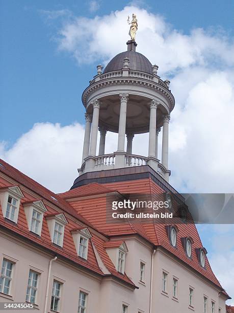 Deutschland, Brandenburg, Potsdam - Ehemaliges großes Militaer-Waisenhaus, dahinter der Mittelrisalit des Belvedere - EDITORIAL-USE-ONLY!...