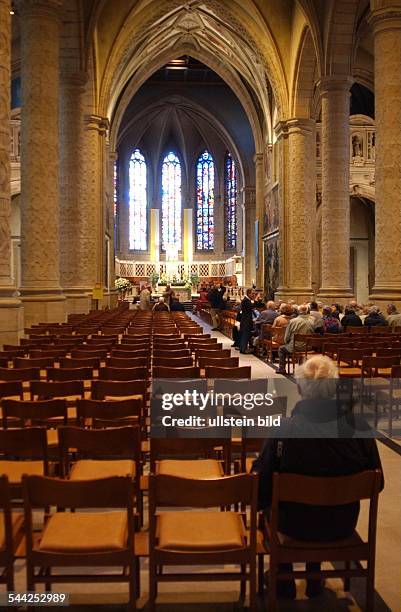 Luxemburg: Kathedrale Unserer Lieben Frau von Luxemburg. Die Kirche, die 1613 unter Rektor P. Franziskus Aldenardus erbaut wurde, verdankt ihren...