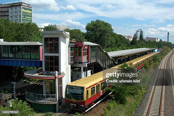 Halensee Map 26 Halensee Station Photos & High Res Pictures - Getty Images