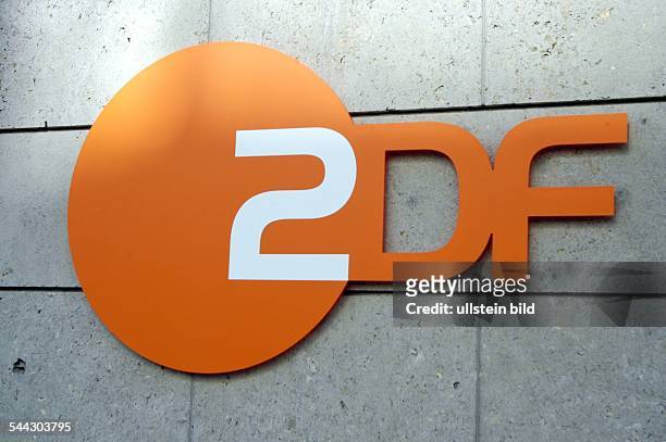 Deutschland , Berlin - Logo des ZDF in der Clara-Zetkin-Strasse