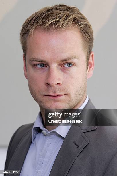 Hinnerk Schoenemann - actor