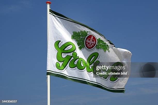 Niederlande, Fahne mit dem Logo von Grolsch Bier