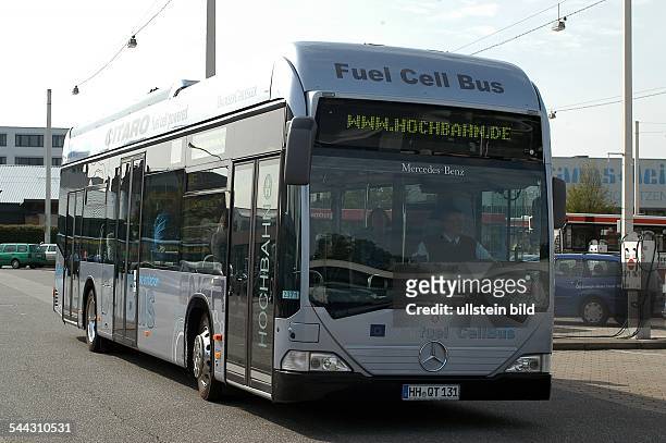 Deutschland, Hamburg: mit Wasserstoff betriebener Linienbus der Hamburger Hochbahn. -