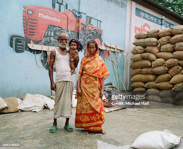 bangladeshi farm workers - old dhaka stock pictures, royalty-free photos & images