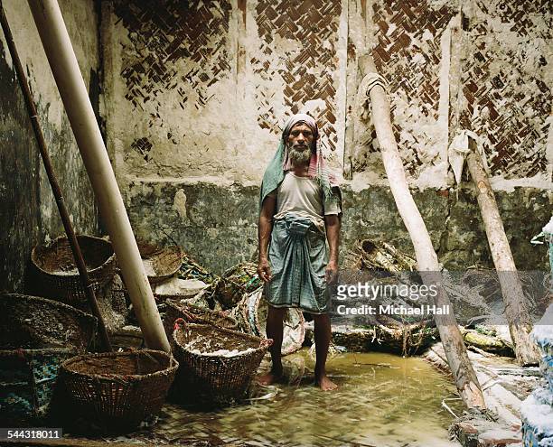 salt factory worker - chittagong stock pictures, royalty-free photos & images