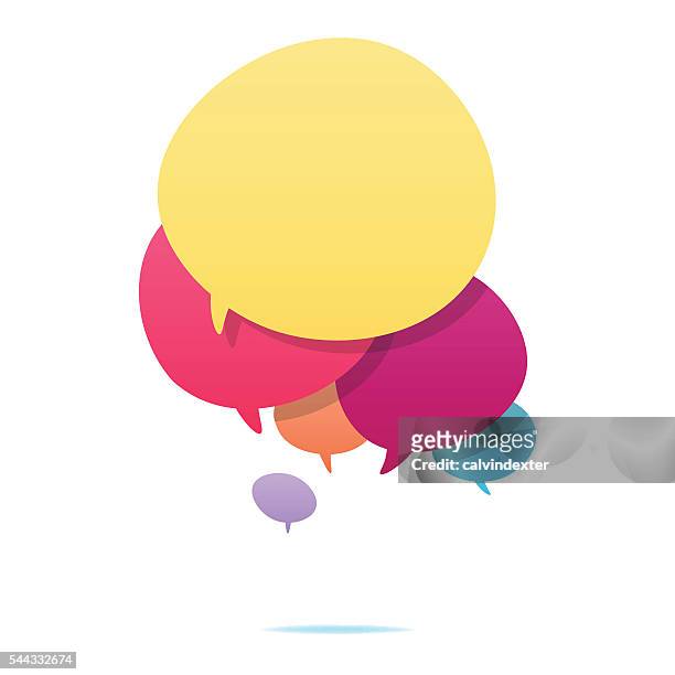 illustrazioni stock, clip art, cartoni animati e icone di tendenza di colorati discorso bolle - messaggistica online