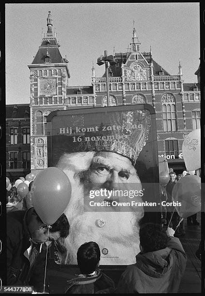 According to Dutch tradition, Sinterklaas arrives in the Netherlands by boat from Spain on November 16 and leaves after his birthday on December 6....