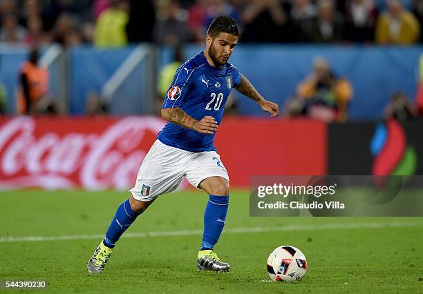 Lorenzo Insigne of Italy scores at the penalty shootout during the UEFA EURO 2016 quarter final match between Germany and Italy at Stade Matmut...