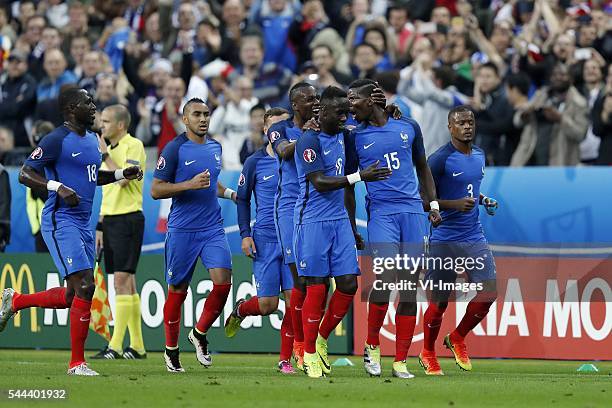 Moussa Sissoko of France, Dimitri Payet of France, Adil Rami of France, Bacary Sagna of France, Paul Pogba of France, Patrice Evra of France during...