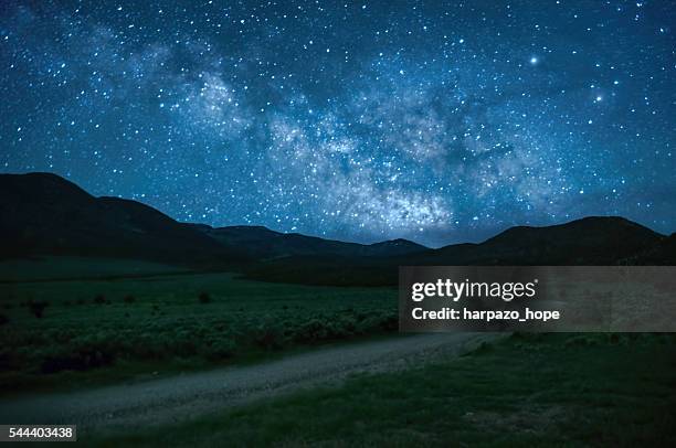 starry sky and a rural road. - legends of football red carpet arrivals stockfoto's en -beelden