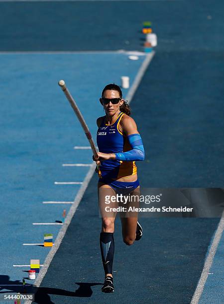 Fabiana Murer of Brazil competes in the Womens Pole Vault finals at Arena Caixa Complex to win the gold medal during day four of XXXV Brazil Caixa...