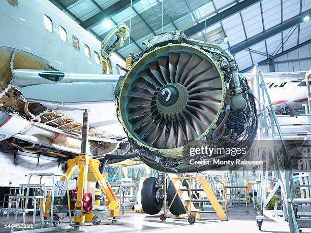 detail of jet engine in aircraft maintenance factory - motor a reacción fotografías e imágenes de stock