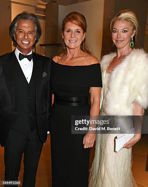 Richard Caring, Sarah Ferguson, Duchess of York, and Tamara Beckwith attend the 2016 FIA Formula E Visa London ePrix gala dinner at The British...