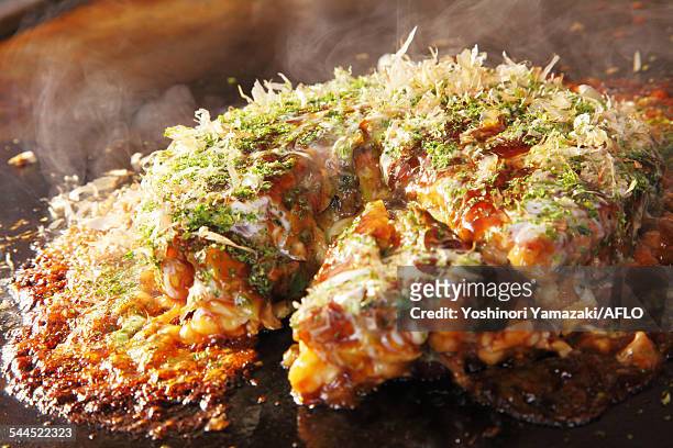 japanese style okonomiyaki - okonomiyaki 個照片及圖片檔