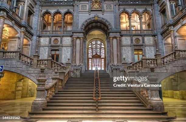 antwerpen-centraal railway station - アントウェルペン州 ストックフォトと画像