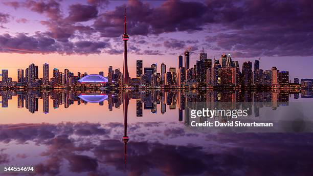 toronto skyline panorama - spire stock pictures, royalty-free photos & images