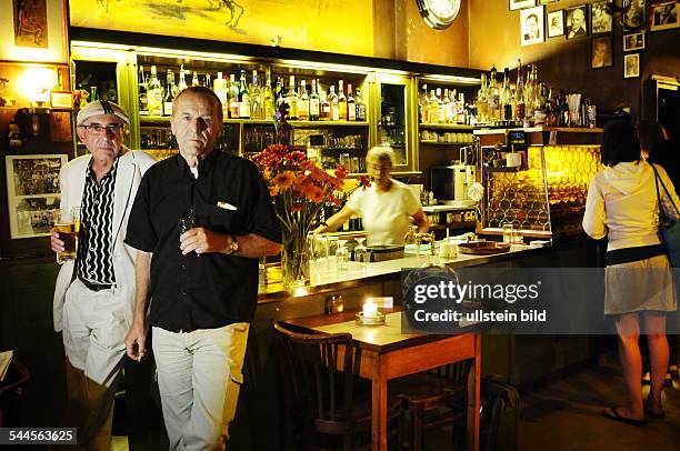 Federal Republic of Germany Berlin Charlottenburg - the Berlin authors Bernd Cailloux und Clemens Fuesers at the pub Diener Tattersall,...