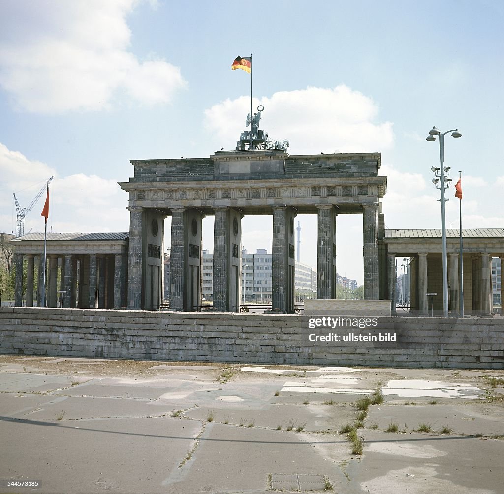 Eastward view to the Berlin Wall in front of the Brandenburg Gate- 1967