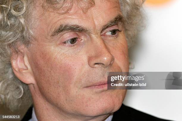 Sir Simon Rattle - künstlerischer Leiter der Berliner Philharmonie und Chefdirigent der Berliner Philharmoniker, GB