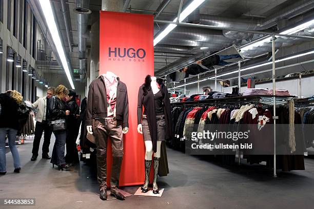 replica media Kilimanjaro 96 Hugo Boss Outlet Photos and Premium High Res Pictures - Getty Images
