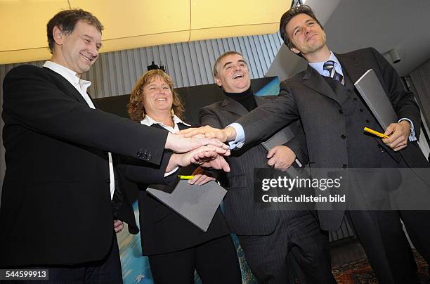 Germany, Saarland, Saarbruecken: Signing of the first governemnt coalition bewteen christian democrtats, liberals and green party under the...