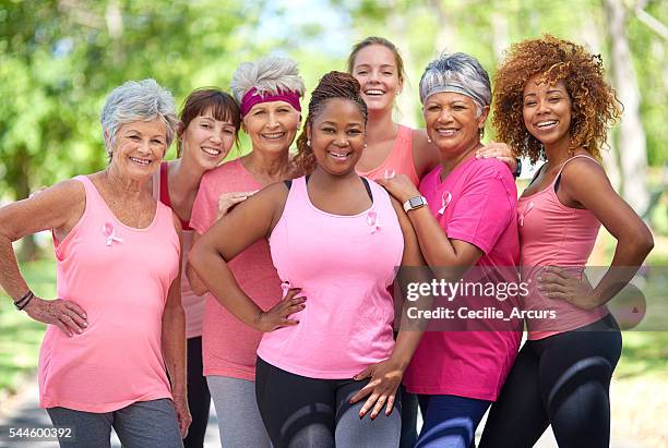 si nous pouvons vaincre le cancer, nous pouvons battre n’importe quoi - sensibilisation au cancer du sein photos et images de collection