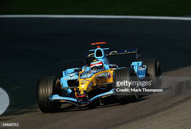 Fernando Alonso of Spain and Renault in action during the practice session prior to qualifying for the Italian F1 Grand Prix at the Autodromo...