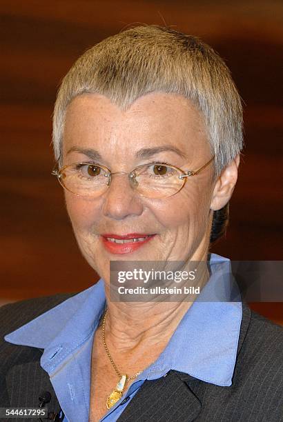 73 Gabriele Krone Schmalz Stock Photos High Res Pictures And Images 73-gabriele-krone-schmalz-stock-photos-high-res-pictures-and-images