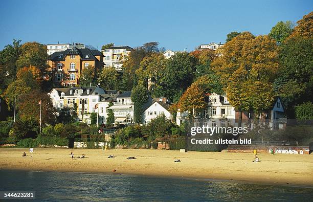 Deutschland, Hamburg Oevelgoenne: Elbstrand im Herbst.