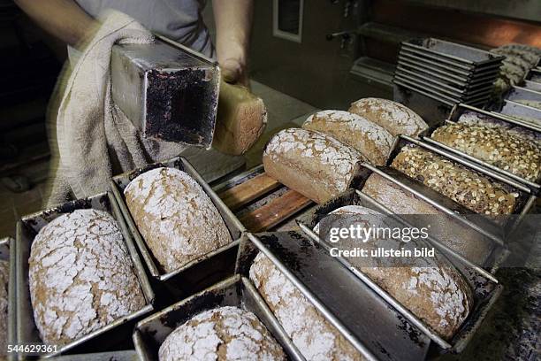 Deutschland, Berlin - Bäcker. Backstube von Bäcker Lau im Prenzlauer Berg.