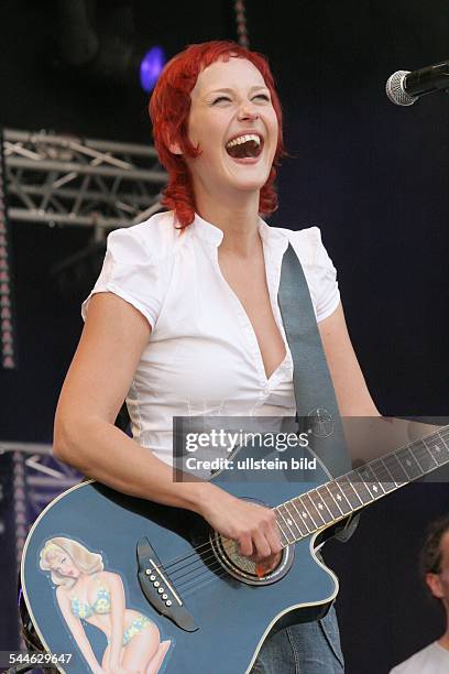 Diane - Saengerin, Popmusik, D - Auftritt bei dem Konzert "Stars for free", Parkbuehne Wuhlheide, Berlin