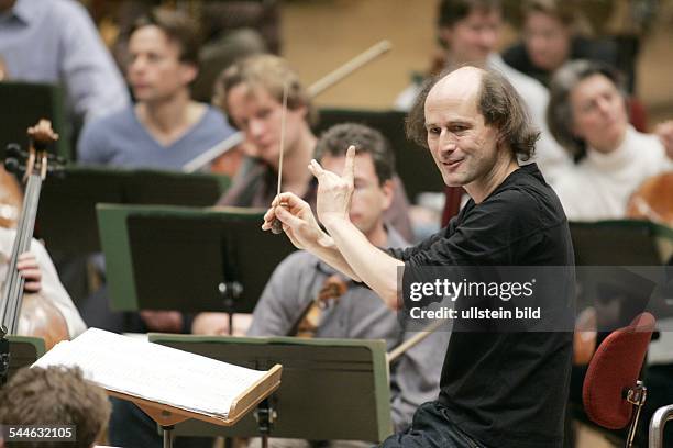 Peter Rundel Peter Geiger Photos and Premium High Res Pictures - Getty Images