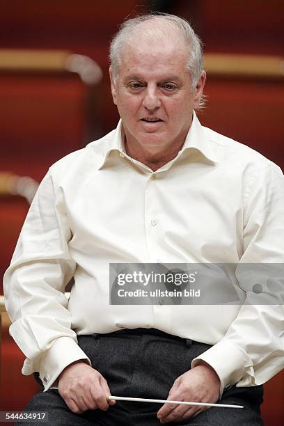 Daniel Barenboim, Dirigent, Israel, künstlerischer Leiter und Generalmusikdirektor der Deutschen Staatsoper in Berlin, bei Proben in der Kölner...