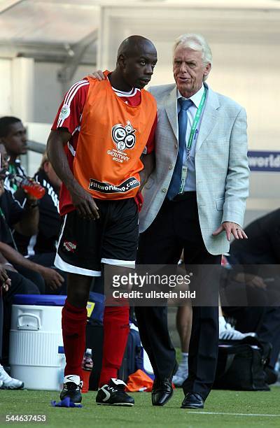Leo Beenhakker - Sportler, Trainer, Fussball, Niederlande - Nationaltrainer Trinidad und Tobago - mit Ian Cox - FIFA WM 2006