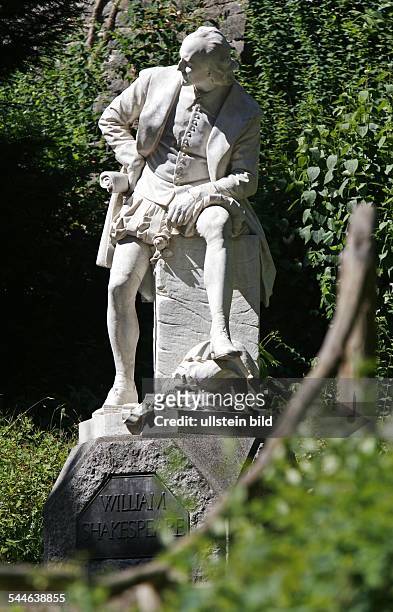 William Shakespeare, Dichter - das Denkmal von Otto Lessing im Park an der Ilm in Weimar