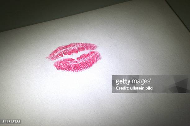 Liebesbrief, Kussmund, Lippenstift auf einem Brief