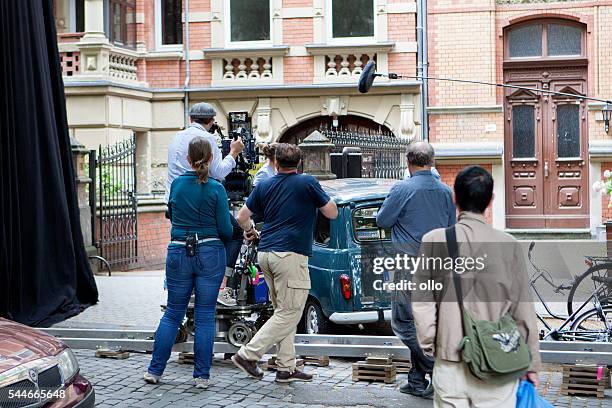 film auf einer straße in wiesbaden - gifted movie stock-fotos und bilder