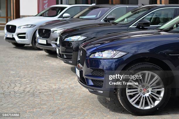 les véhicules utilitaires de jaguar - jag images photos et images de collection