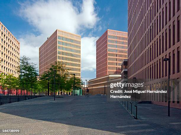 city of justice barcelona by david chipperfield - minister of justice stock-fotos und bilder