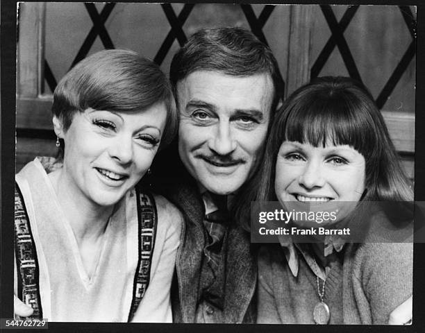 Actors Geraldine McEwan, Edward Woodward and Jennie Linden, at rehersals for the play 'On Approval' at the Haymarket Theatre, London, December 15th...