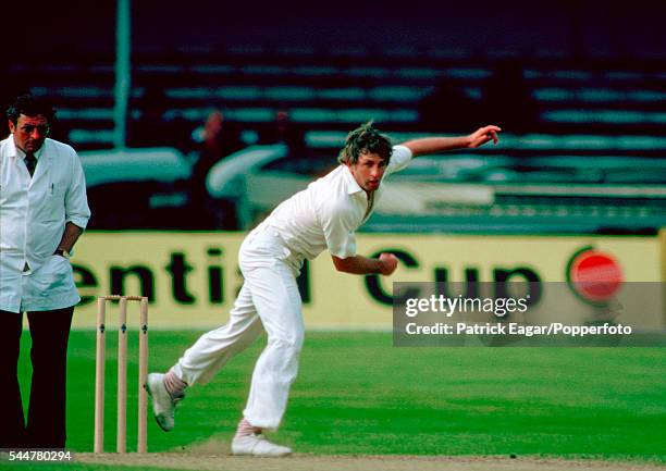 Duncan Fletcher of Zimbabwe bowling during the Prudential World Cup group match between Australia and Zimbabwe at Trent Bridge, Nottingham, 9th June...