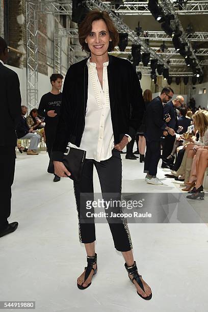 Ines de La Fressange attends the Giambattista Valli Haute Couture Fall/Winter 2016-2017 show as part of Paris Fashion Week on July 4, 2016 in Paris,...