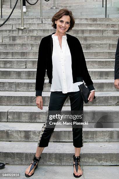 Ines de la Fressange attends the Giambattista Valli Haute Couture Fall/Winter 2016-2017 show as part of Paris Fashion Week on July 4, 2016 in Paris,...